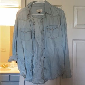 Universal Thread Long Sleeve Light Denim Button Up
